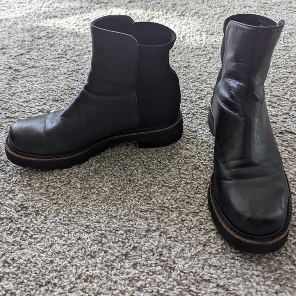 Stuart Weitzman Leather Ankle Boot - Picture 8 of 12